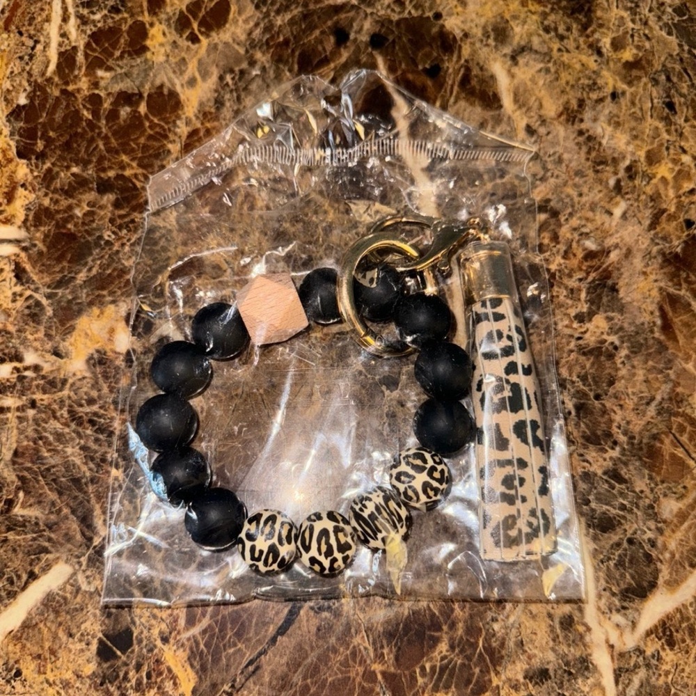 Keychain holder